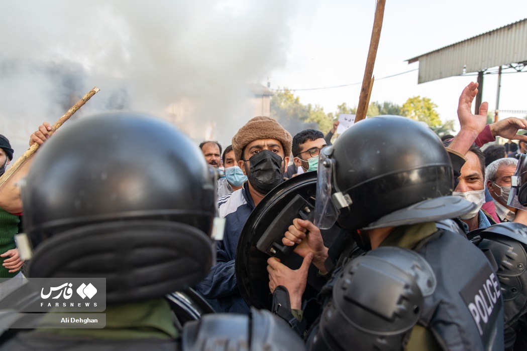 ورود نیروهای یگان امداد برای مهار معترضین