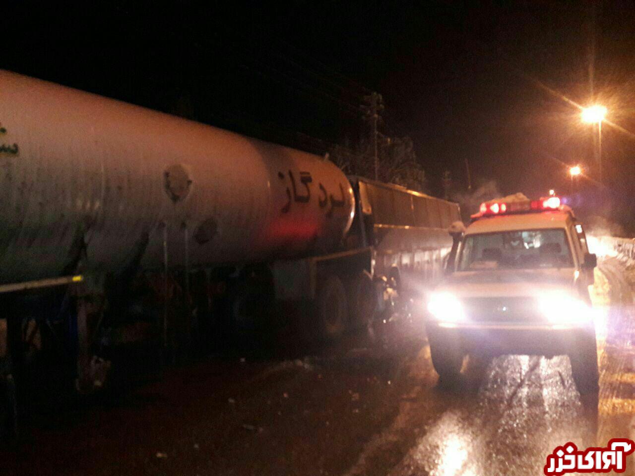 برخورد اتوبوس و کامیون در جاده سوادکوه 21 مصدوم بر جای گذاشت