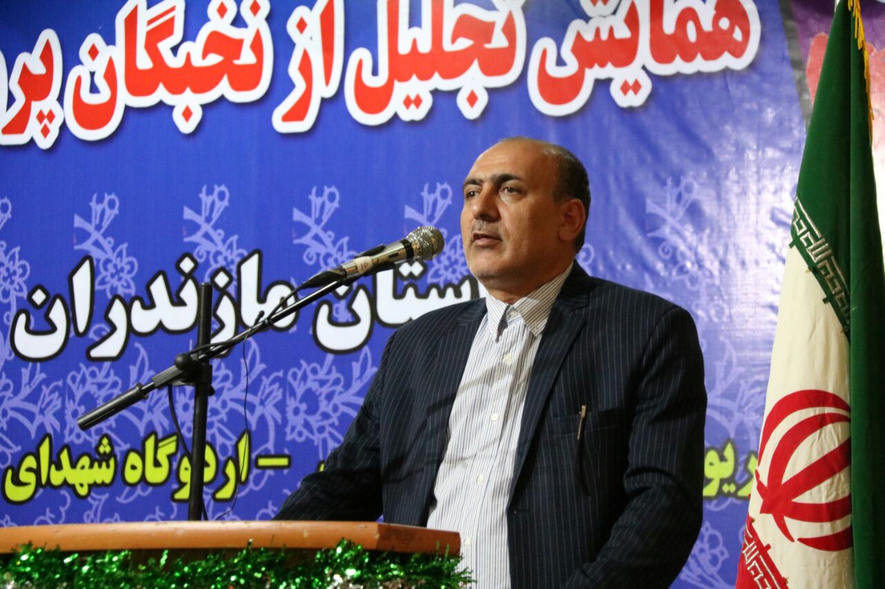 کلاسهای تئاتر و سرود در مدارس برگزار می شود/ برگزیدگان هنرهای تجسمی استانها با هدف مربیگری حمایت می شوند