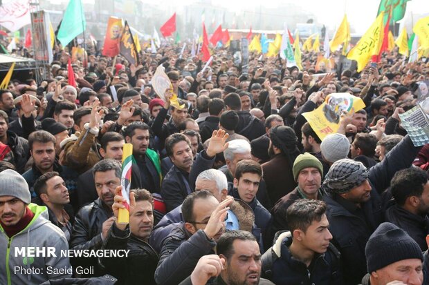 تشییع پیکر شهید سپهبد قاسم سلیمانی در مشهد مقدس