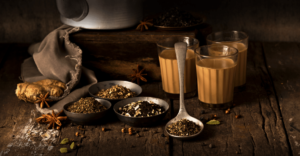 طرز تهیه چای ماسالا هندی در خانه+طرز تهیه ادویه و خواص چای ماسالا برای لاغری