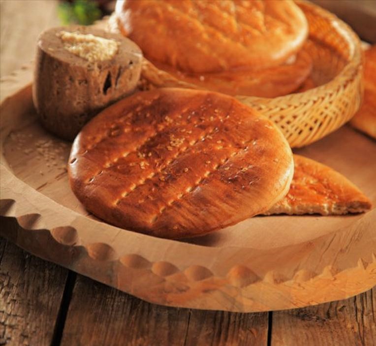 طرز تهیه نان فطیر خانگی + فوت و فن درست کردن انواع نان فطیر مغزدار و ساده