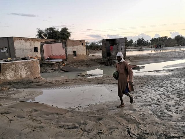 سیل سیستان و بلوچستان؛ قطع ارتباط کامل ۴۰۰ روستای نیکشهر با مرکز شهر/ اهالی: از خانواده‌های‌مان بی‌خبریم