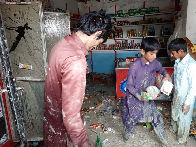 سیل سیستان و بلوچستان؛ قطع ارتباط کامل ۴۰۰ روستای نیکشهر با مرکز شهر/ اهالی: از خانوادههایمان بیخبریم سیل سیستان و بلوچستان؛ قطع ارتباط کامل ۴۰۰ روستای نیکشهر با مرکز شهر/ اهالی: از خانوادههایمان بیخبریم