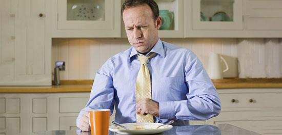 چرا بعد از غذا خوردن معده درد میگیرید؟ چرا بعد از غذا خوردن معده درد میگیرید؟