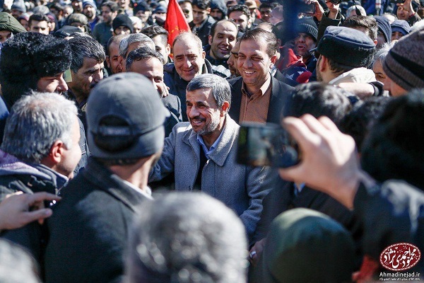 عدم حضور مسعود کیمیایی در برابر خبرنگاران در جشنواره فجر (فیلم)