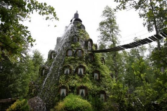 هتل کوهستان جادویی در شیلی
