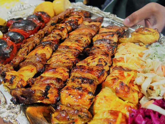 طرز تهیهی جوجه کباب رستورانی با ماست؛ لذیذ و حرفهای طرز تهیهی جوجه کباب رستورانی با ماست، لذیذ و حرفهای