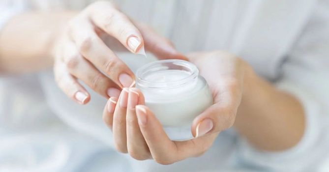 لوسیون بدن چیست و چه مزایایی دارد؟ لوسیون بدن چیست و چه مزایایی دارد؟