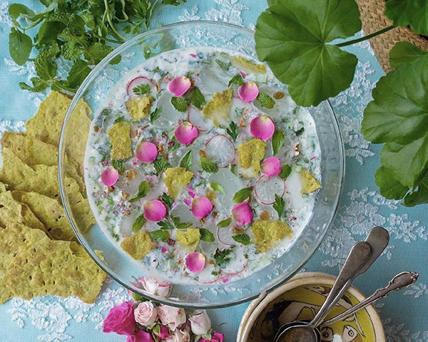 طرز تهیه آبدوغ خیار را در گرمای تابستان از دست ندهید