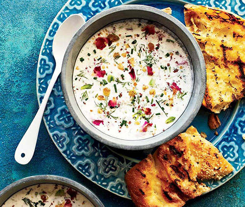 طرز تهیه آبدوغ خیار را در گرمای تابستان از دست ندهید طرز تهیه آبدوغ خیار را در گرمای تابستان از دست ندهید