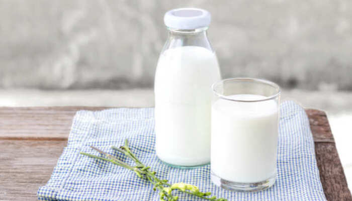 خوردن قرص و دارو با شیر چه معایب و عوارضی دارد؟