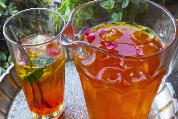 شربت گلاب با زعفران شربت گلاب با زعفران