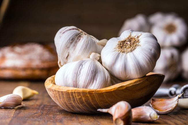 خوراکی هایی که مثل مسواک دندانهایتان را تمیز میکنند +لیست مواد غذایی مفید برای سلامت دهان و دندان خوراکی هایی که مثل مسواک دندانهایتان را تمیز میکنند +لیست مواد غذایی مفید برای سلامت دهان و دندان