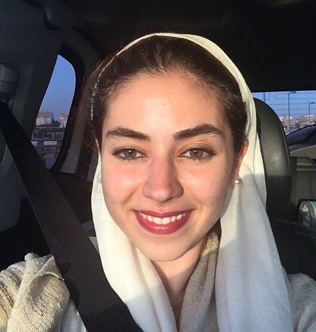 نیلوفر رجایی فر نیلوفر رجایی فر