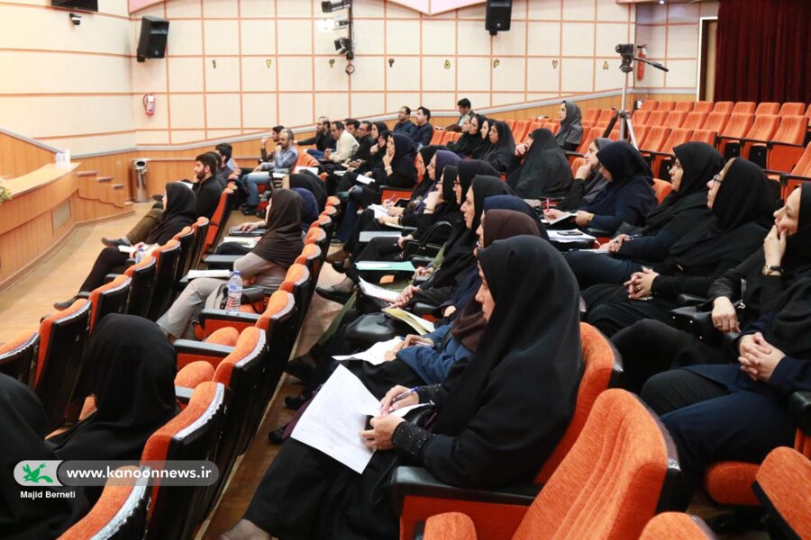 قصهگویان مازندرانی با تکینک های فن بیان آشنا شدند قصهگویان مازندرانی با تکینک های فن بیان آشنا شدند