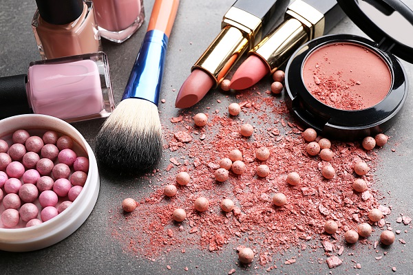 تشخیص رژگونه و هایلایتر فاسد تشخیص رژگونه و هایلایتر فاسد