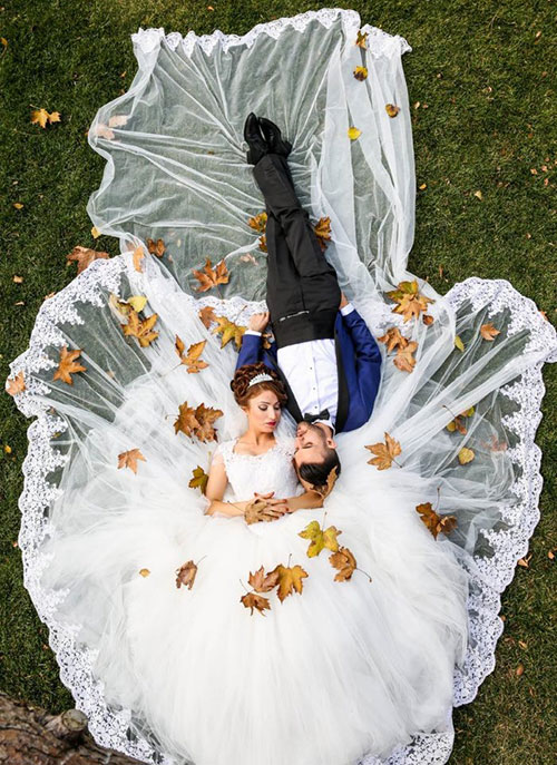ژست عکاسی خلاقانه عروس و داماد