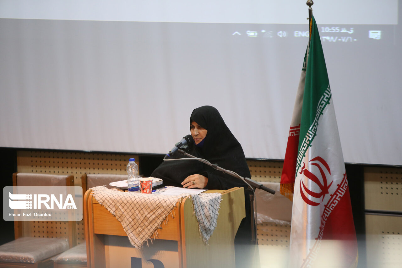 زنان پیشکسوت و همسران سرداران شهید مازندران تجلیل شدند زنان پیشکسوت و همسران سرداران شهید مازندران تجلیل شدند