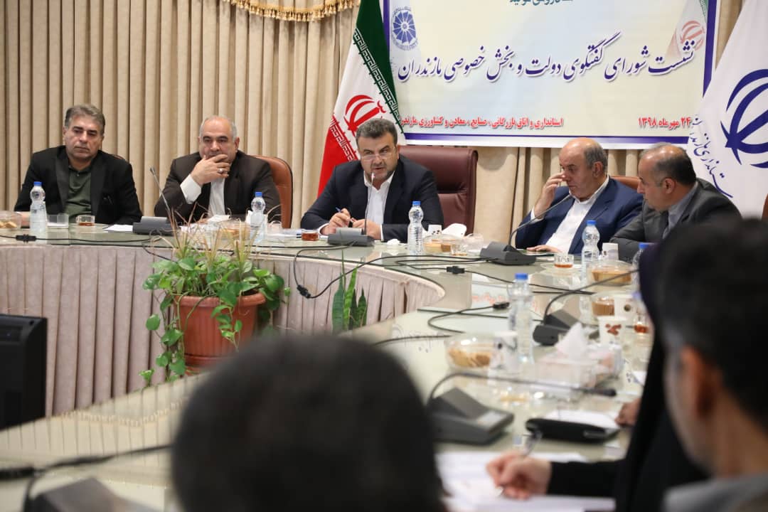 کسری بودجه تامین اجتماعی را دولت باید بدهد نه بخش خصوصی! کسری بودجه تامین اجتماعی را دولت باید بدهد نه بخش خصوصی!