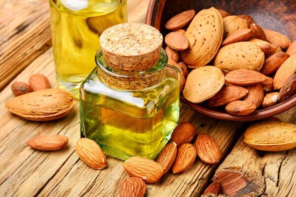 روغن بادام پرپشت شدن ریش و سبیل