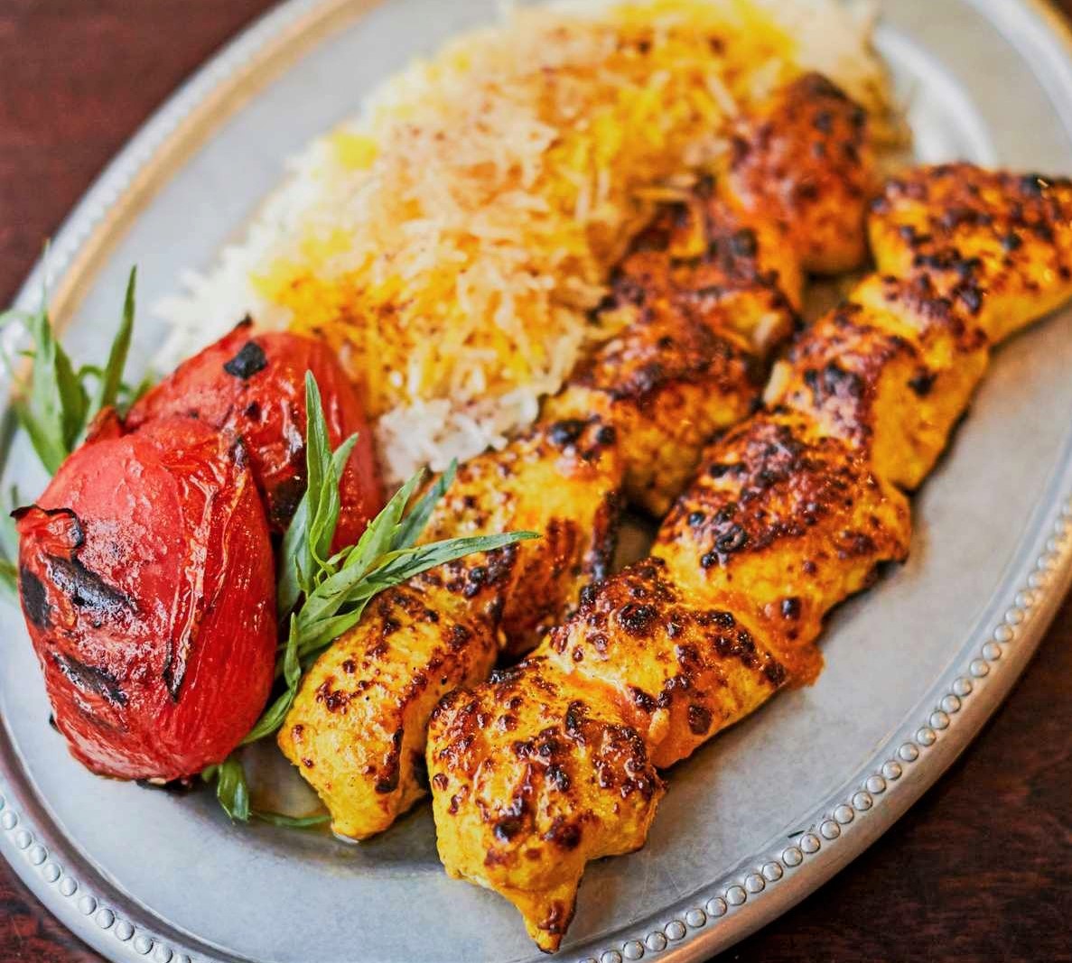 طرز تهیه و نکات کلیدی جوجه کباب زعفرانی برای 6 یا 12 نفر + جوجه کباب تابهای
