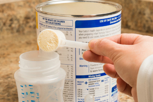 ترکیب شیر خشک با شیر مادر، بایدها و نبایدها
