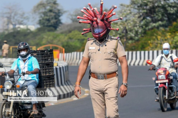 پلیس هند با کلاه کرونایی