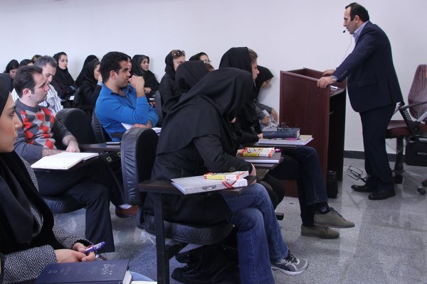 آموزش عالی ما نیاز به یک جراحی دارد/دانشجویان به دنبال مدرک هستند