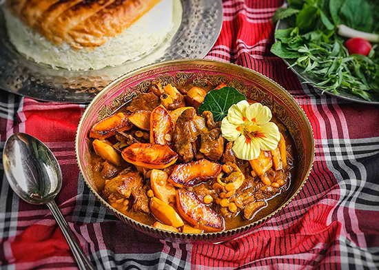طرز تهیه خورش بِه؛ غذایی میوهای و خوشمزه طرز تهیه خورش بِه؛ غذایی میوهای و خوشمزه