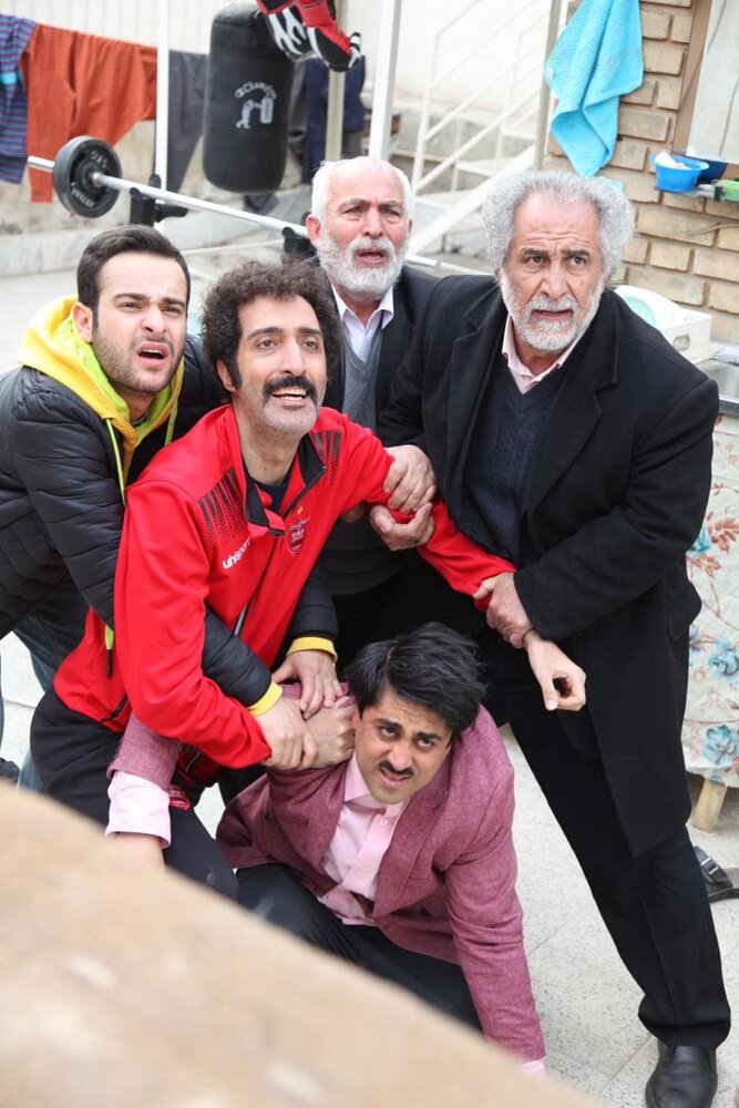 خنده‌های فرخنده و خانواده‌اش/ کمدی به سبک ایرانی