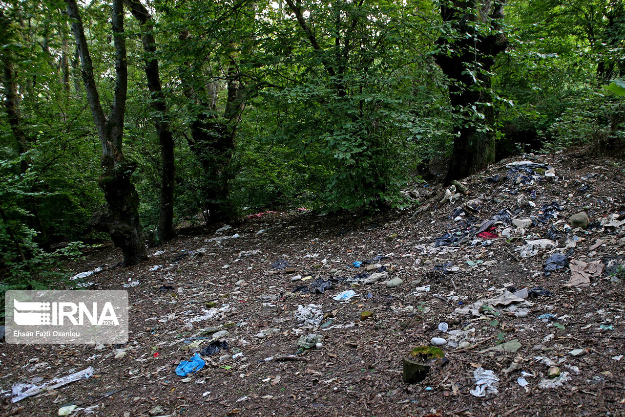 تصاویر: زباله، ره آورد گردشگران به مازندران
