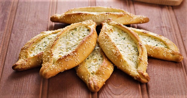 نان فطایر پنیری یک صبحانه عالی و خوشمزه نان فطایر پنیری یک صبحانه عالی و خوشمزه