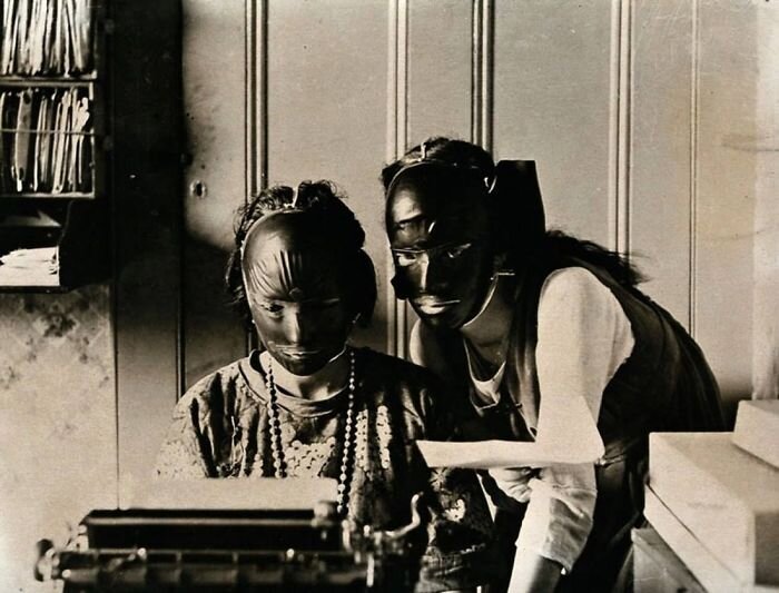 ماسک‌های ضد چین و چروک؛‌ ۱۹۲۰