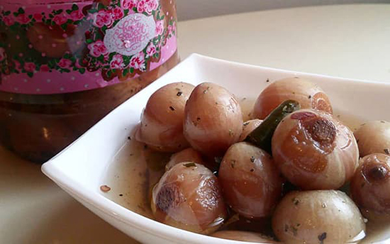 طرز تهیه ترشی پیاز؛ خوشمزهی پرخاصیت طرز تهیه ترشی پیاز؛ خوشمزهی پرخاصیت