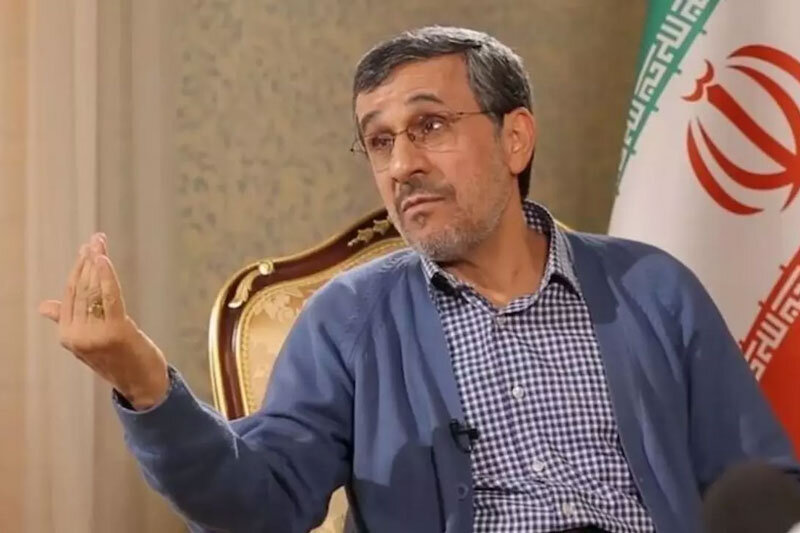احمدی‌نژاد: از هیچ کسی نمی ترسم /وقت انتخابات مطالبی دارم که می گویم /مشکلات تاریخ از زمان حضرت آدم تا الان به یارانه ربط دارد؟