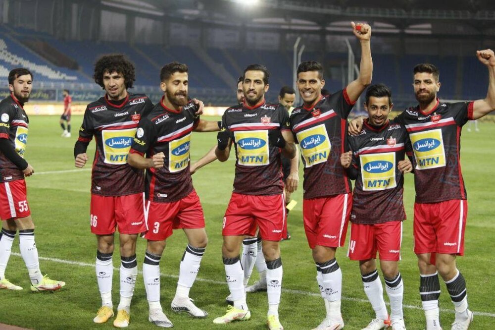 تشابه جالب لباس گلزن بارسا با مدافع پرسپولیس/عکس