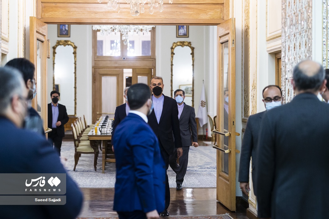 حسین امیرعبداللهیان وزیر امور خارجه در دیدار با سرلشکر علی مملوک رئیس دفتر امنیت ملی سوریه