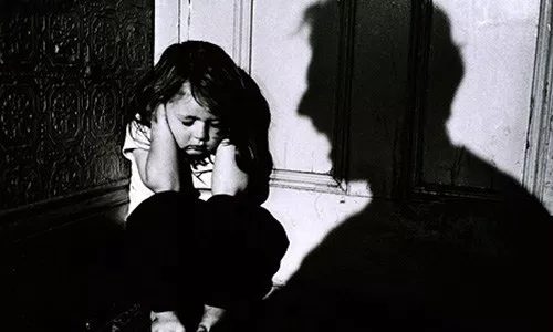 همه چیز درباره کودک آزاری همه چیز درباره کودک آزاری