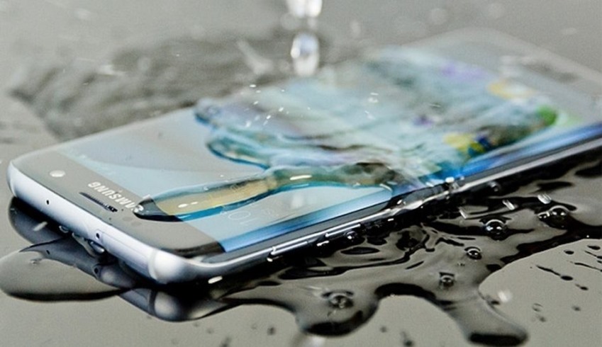 چگونه بدون خراب کردن نمایشگر تلفن همراه، آن را به درستی تمیز کنیم؟