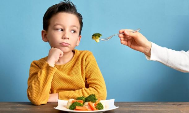 چرا خوردن سبزیجات برای کودکان سخت است؟