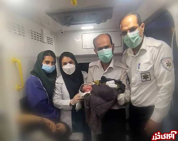 آمل - تولد نوزاد عجول در آمبولانس