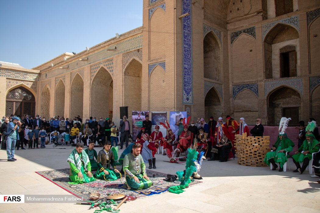 اجرای نمادین مراسم  تعزیه حضرت احمدبن موسی شاهچراغ (ع) در مسجد تاریخی  جامع عتیق شیراز