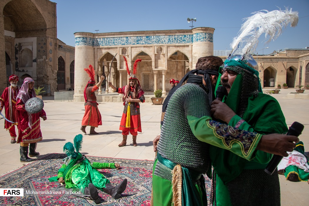 اجرای نمادین مراسم  تعزیه حضرت احمدبن موسی شاهچراغ (ع) در مسجد تاریخی  جامع عتیق شیراز