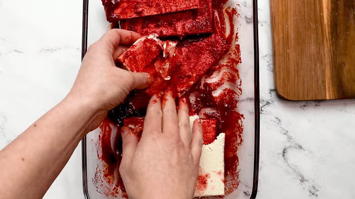 طرز تهیه کالباس گیاهی در منزل با گلوتن و بدون آن طرز تهیه کالباس گیاهی در منزل با گلوتن و بدون آن