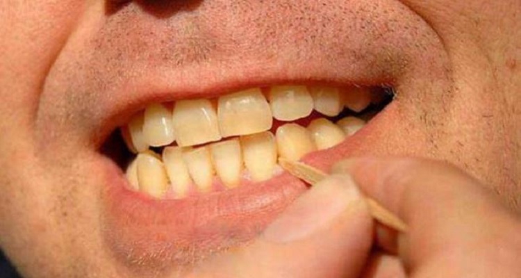 ضررهای استفاده از خلال دندان ضررهای استفاده از خلال دندان