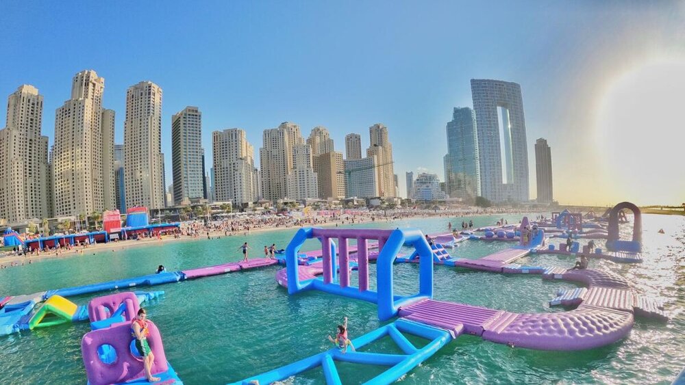 بزرگترین پارک آبیِ بادی جهان در امارات به ثبت رسید/ عکس