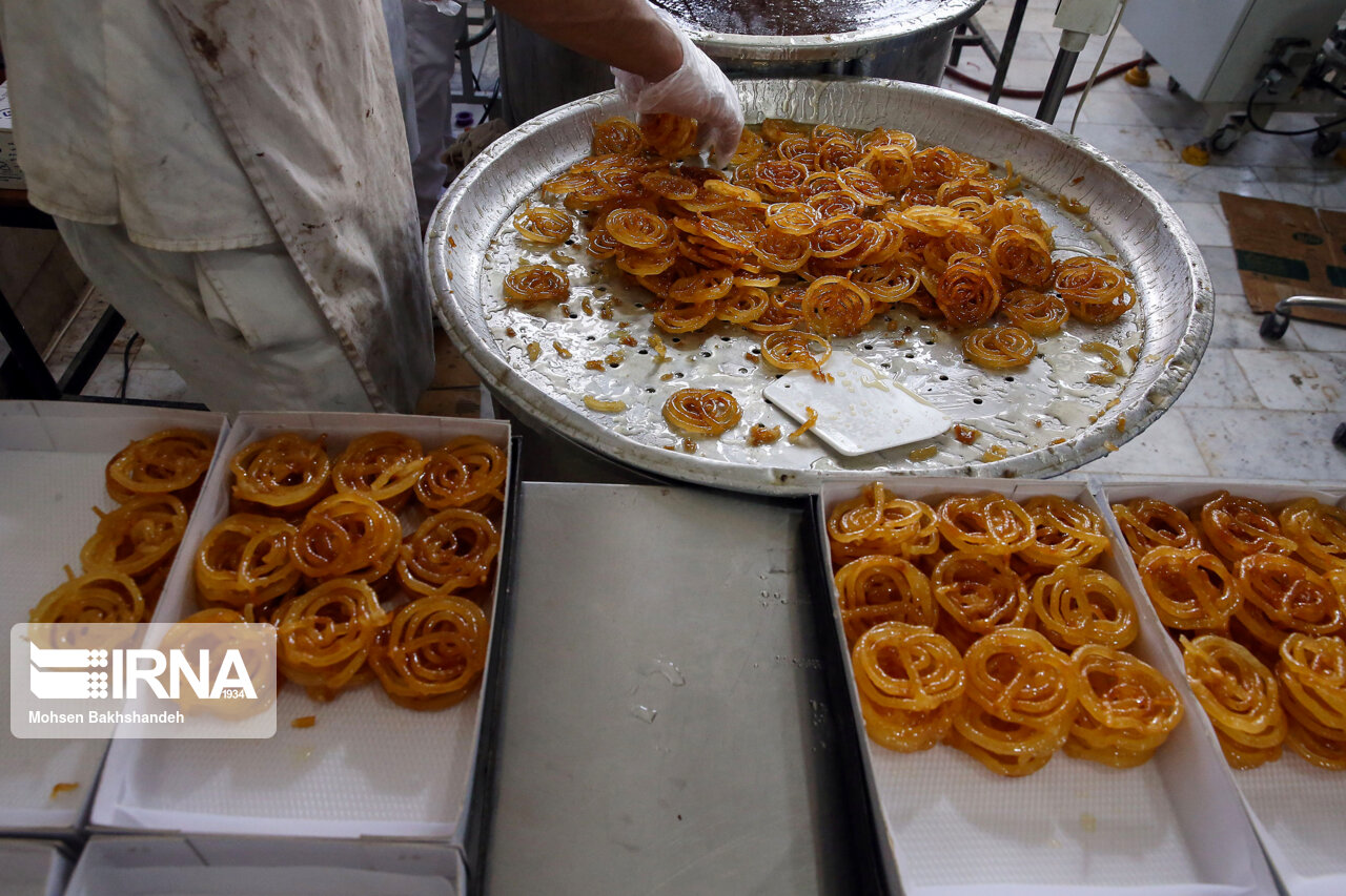 تصاویر: زولبیا و بامیه؛ شیرینی مخصوص رمضان