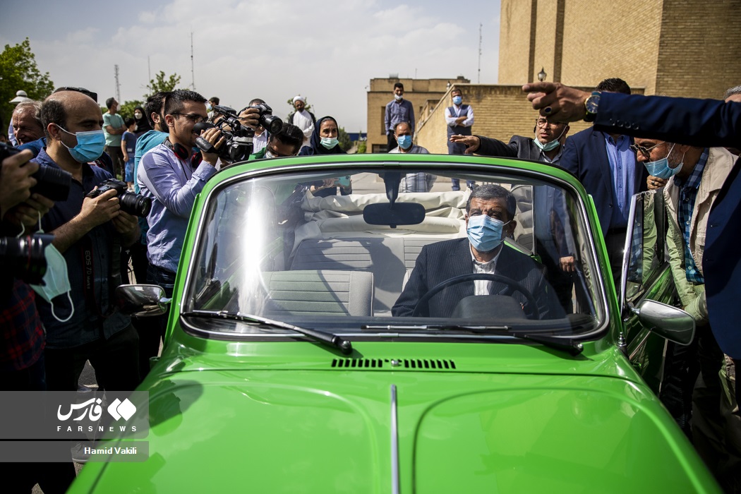 تصاویر: رونمایی از اولین شناسنامه بین المللی خودروهای تاریخی در ایران