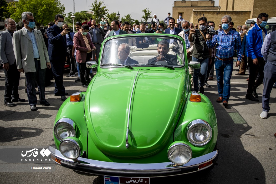 تصاویر: رونمایی از اولین شناسنامه بین المللی خودروهای تاریخی در ایران